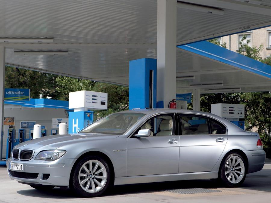  BMW Hydrogen 7 2007 года  (фото 5 из 16)